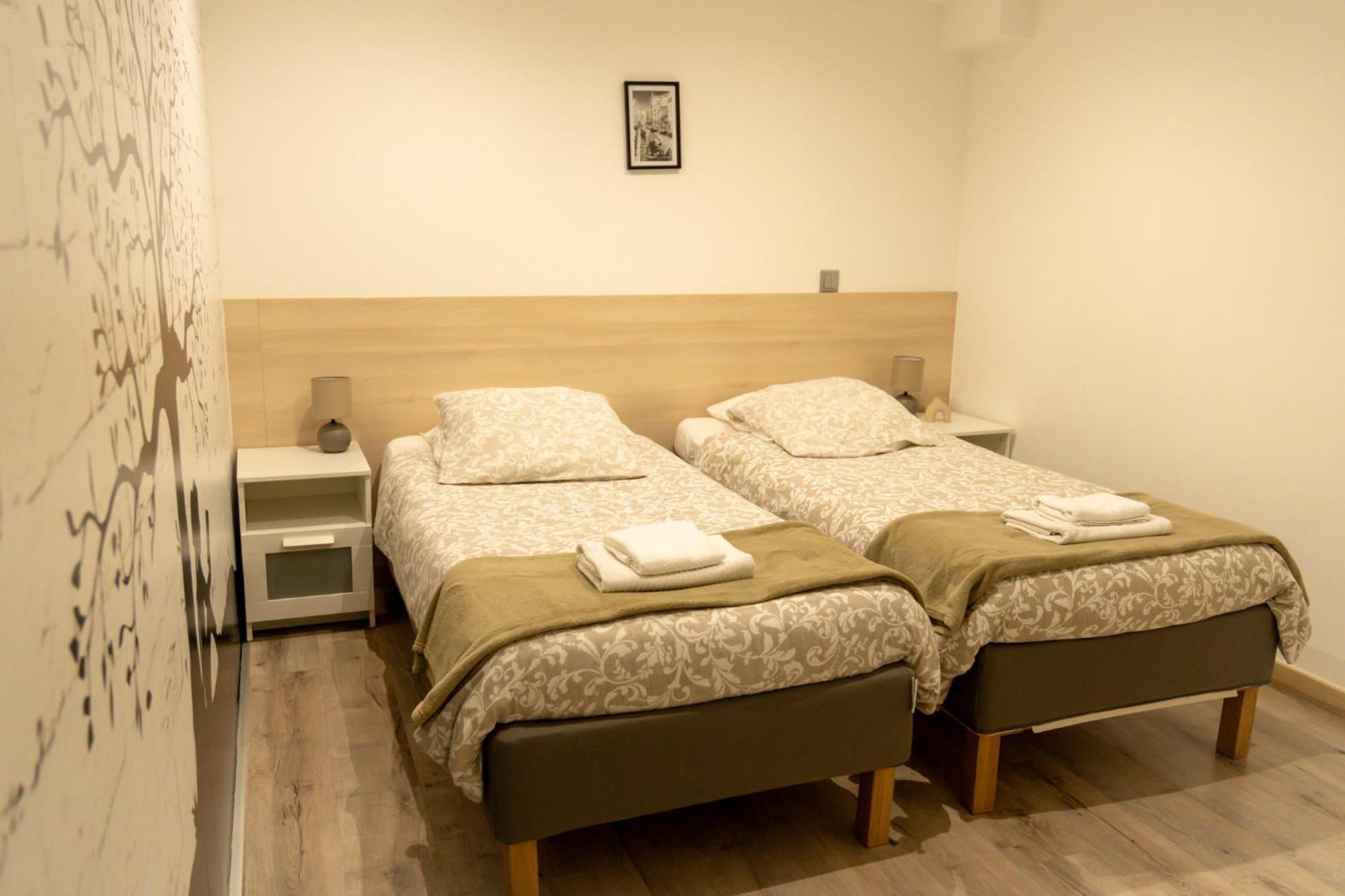 Appartement 1-4 Pers - Aeroport Cdg, Parc Expo, Villepinte - A L'Ombre Du Pin "9" Le Pin  Εξωτερικό φωτογραφία